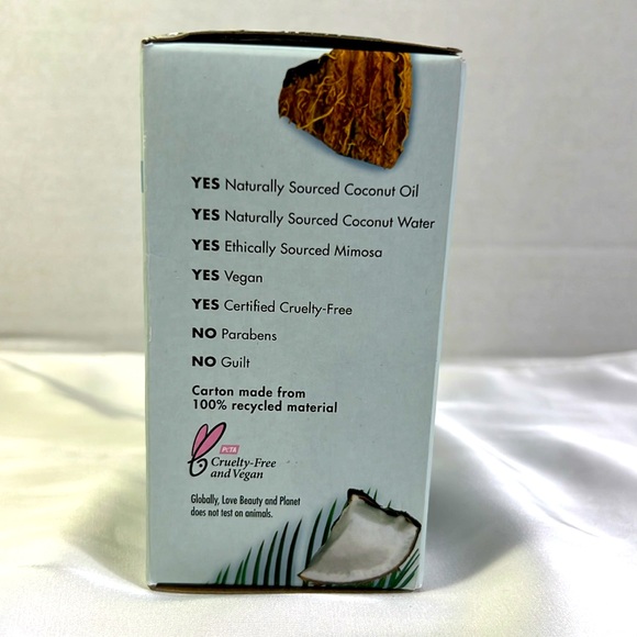 Love beauty and Plant Coconut Water & Mimosa Flower Bath Bomb Fizzing Freshness‎ - Picture 3 of 4